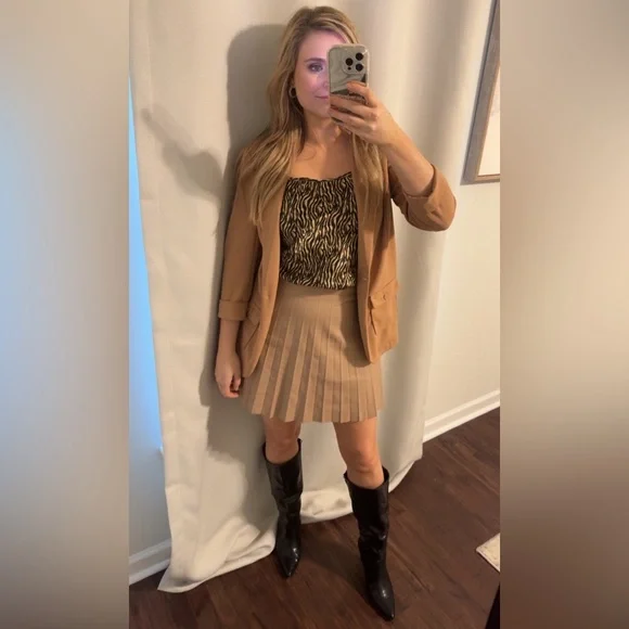 Tan Leather Pleated Skirt - Picture 5 of 11